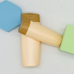Bouteille carrée plate en plastique personnalisée de 400 ml/200 ml avec bouchon à clapet, sérigraphiée et estampée à chaud, pour shampoing et après-shampoing - Product Image 3