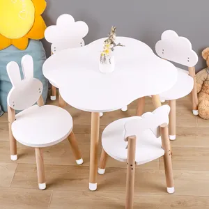 핫 세일 새로운 스타일 어린이 나무 연구 테이블 만화 스타일 연구 테이블과 의자 세트 흰색 어린이 나무 테이블과 의자 세트