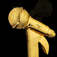 Trophée en cristal 3D en forme de note de musique avec microphone, design stéréoscopique poli pour l'honneur des chanteurs, avec base trapézoïdale noire brillante
