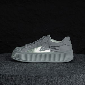 Baskets blanches à bout coquille pour femme, collection Printemps-Été 2026, en cuir véritable respirant, chaussures décontractées rehaussantes à lacets - Product Image 6