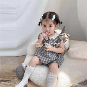 2025 été nouvelles filles rétro Ins <span class=keywords><strong>Bebe</strong></span> bio Plaid poupée chemise ensemble bouton 2 pièces pour les tout-petits 0-5 ans Floral court en gros 4 - Product Image 2