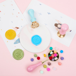 Kit complet de tampons à rouleaux pour sceau de cire en gros (Modèle HQYZPJ) - Origine Zhejiang, incluant des pastilles de cire, un pot de fusion, une cuillère, une poignée et un tapis - Product Image 3