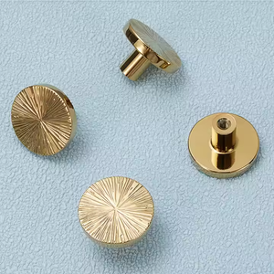 Poignée en laiton Spark Half Mood Handle Poignée et bouton d'armoire Spark en laiton - Product Image 4