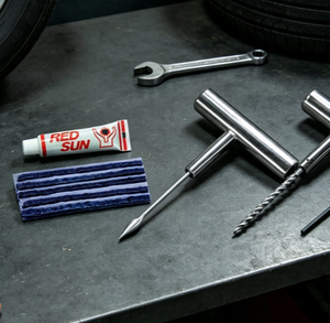 Kit Universale per Riparazione Pneumatici, Attrezzi Portatili per Riparare Gomme Tubeless di Camion, Autobus e Moto - Product Image 1