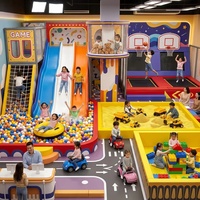Equipo de juegos interior comercial directo de fábrica: Piscina de bolas multizona temática, torre de escalada, toboganes multivía y trampolín.