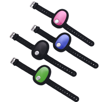 Similar EV07B Llamadas bidireccionales SOS Botón de pánico Mini 4G Rastreador GPS con clip para cinturón para personas mayores Q3 4G Rastreador GPS personal