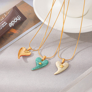 สร้อยคอจี้รูปหัวใจเคลือบสีสันทันสมัย สแตนเลสชุบทอง 18k สำหรับผู้หญิง สวมใส่ได้ทุกวัน - Product Image 2
