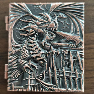 Boîte à dés 3D Dragon en Cuivre avec Effet Éclaboussures Rouges – Accessoire RPG Moderne pour Jeux de Table DND/COC et Collectionneurs 16mm - Product Image 3