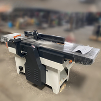 Machine de rabotage de dégauchisseuse à bois avec tête de coupe en spirale et composants du noyau du moteur.