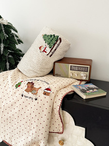 Vente en gros Couvertures en mousseline de coton personnalisées douillettes 3 couches avec broderie en gaze Couvertures de réception pour enfants - Product Image 4