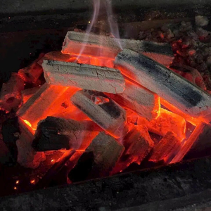 Charbon de bois de sciure de bois de haute qualité pour barbecue, inodore, faible teneur en cendres, haute rétention de chaleur, longue durée de combustion, fournisseur Vietnamien - Product Image 1