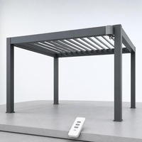 Pergola Aluminium Anti Air dengan Drainase Tersembunyi, Dikendalikan Jarak Jauh 90 °   Gazebo Patio dengan Bilah Putar untuk Kolam Villa