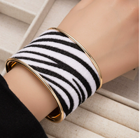 Bracelet ouvert imprimé léopard sauvage pour femme, style punk cool, en résine plaqué argent/or, tendance rétro européenne, mode personnalité pour mariage