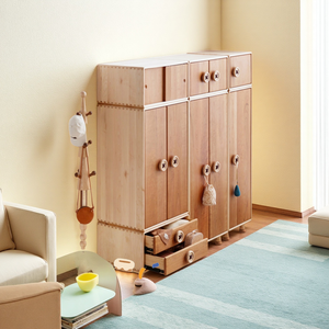 Armoire pour enfants en bois massif de style nordique simple, avec plusieurs compartiments, pour chambre d'enfant - Product Image 1