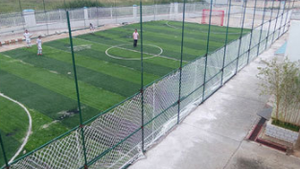 Filet protecteur autour de la maille et du filet de terrain de football pour le gazon artificiel du terrain de football - Product Image 6