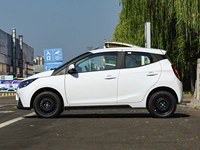 Vehículo Eléctrico Comercializable de 5 Puertas y 4 Plazas, Hatchback Yizhi EV2 2026 PLUS Versión Confortable para Desplazamientos Diarios