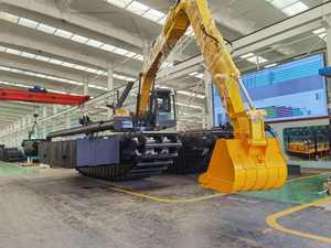 Excavadora de plataforma flotante XE160SL de 86 kW y 21.2T para excavación en terrenos blandos y tareas de restauración de bordes de lagos - Product Image 1