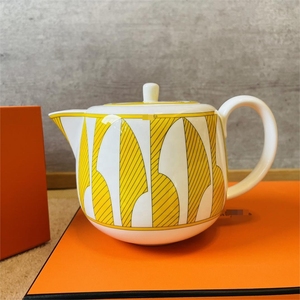 Ensemble de 7 pièces de la série Cheval, le plus vendu, comprenant cafetière, tasses et soucoupes - Product Image 2
