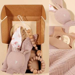 TONGTU Coffret cadeau bio personnalisable en gros pour bébé avec attache-sucette en silicone et lapin en peluche pour nouveau-nés - Product Image 4