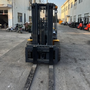 3 Ton Japanese Used Komatsu Diesel Forklift FD30 with 2/3 Stage Mast and 1000mm Fork Length - Product Image 4