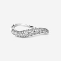 Bague ovale en argent pur S925 la plus vendue pour femmes, ornée de strass étincelants, dégageant une ambiance de luxe léger, sophistiquée et tendance