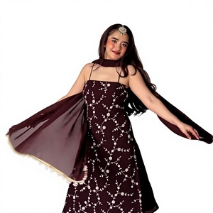Robe longue élégante pour femmes, style indien pakistanais, brodée de fleurs, avec dupatta, en polyester, pour mariage - Product Image 1