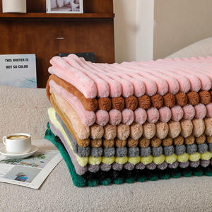 Venta al por mayor dibujo de pelo de conejo en Stock tela de felpa cómodo suave clásico de punto de urdimbre para niños impreso 75d recuento de hilos - Product Image 1