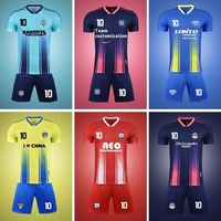 Nouvel ensemble d'entraînement de football pour adultes pour hommes et femmes Vêtements de jeu à manches courtes pour l'été pour les équipes sportives et les enfants
