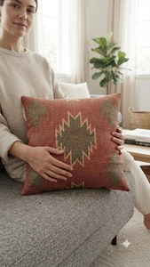 Housse de coussin artisanale style sud-ouest, rouge rouille, motif tribal aztèque, pour décoration bohème, ferme, salon, chambre, maison - Product Image 3