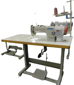 Machine à coudre industrielle d'occasion de marque japonaise d'origine, utilisée pour la couture sur le devant (overlock) - Product Image 1