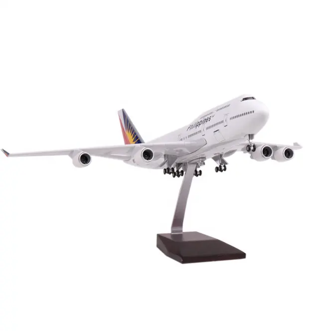 Best sell Philippine Airlines modello di aereo Boeing 747 LED modello di aereo controllo vocale passeggero in resina modello di aeroplano 1:150 47CM