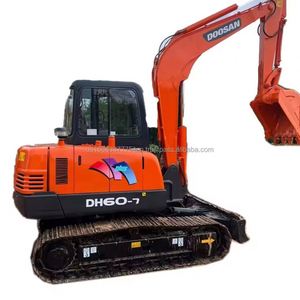 Mini-excavatrice sur pneus Doosan DX60 d'occasion, 6 tonnes, pompe Isuzu, haute performance, moteur Caterpillar d'origine - Product Image 1
