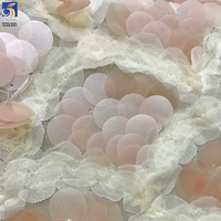 YX1422 280gsm Nouveau tissu à paillettes transparentes de 10 mm, motif écailles de poisson blanc, pour jupe de mode féminine