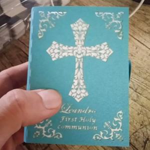 Livre design personnalisé croix découpé au laser baptême première communion boîte de souvenirs - Product Image 3