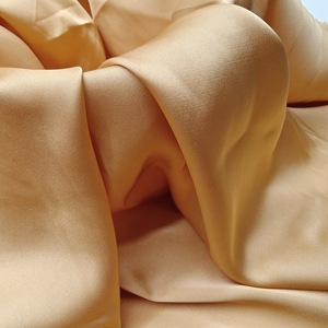 100% <span class=keywords><strong>Polyester</strong></span> sang trọng bóng kim loại lỏng <span class=keywords><strong>satin</strong></span> vải cuộn Trắng Tiếng Anh <span class=keywords><strong>satin</strong></span> cho đám cưới & Hàng may mặc cho cô gái - Product Image 6