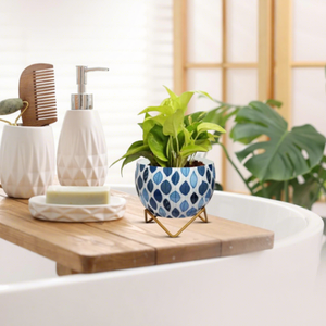 Maceta Metálica Decorativa con Soporte de Hierro, Estilo Costero Moderno, para Interiores y Exteriores, Diseño Serenity Seaside - Product Image 3