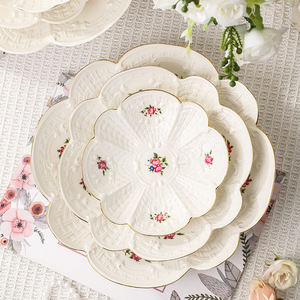 Assiette à gâteau créative en céramique florale rétro avec <span class=keywords><strong>petit</strong></span>-déjeuner <span class=keywords><strong>et</strong></span> saladier pour les fêtes - Product Image 4