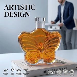 Botella de Vidrio de Lujo con Forma de Mariposa, Creativa, de 200ml y 300ml, para <span class=keywords><strong>Perfume</strong></span> o Licores, Venta al Por Mayor, Directo de Fábrica - Product Image 1