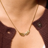 Nuevo Collar de Moda con Colgante de Alas de Ángel en Acero Inoxidable Chapado en Oro de 18K y Circonita Cúbica para Mujer