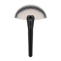 Pinceau de maquillage professionnel en fibres synthétiques en forme d'éventail avec manche en bois pour l'application du blush et des fardes sur les joues