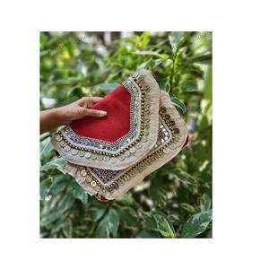 Sac Banjara en jute de haute qualité, design élégant, avec bandoulière chaîne, fait main, sac ethnique à porter sur l'épaule pour un usage quotidien, disponible à un prix raisonnable - Product Image 1