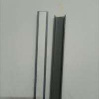 Goulotte de câblage PVC double adhésive carrée de haute qualité pour intérieur/extérieur 30x16mm Gris, sans halogène, ignifuge, résistante à la chaleur