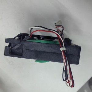 Ventilador de Refrigeración para Refrigerador NMB 11338JH-12K-BT DC12V 0.15A, Motor de Tres Cables con Aspas Verdes - Product Image 3