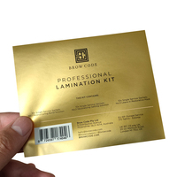 Autocollant métallique doré personnalisé pour emballages cosmétiques de luxe, étiquette PET imperméable pour les soins de la peau et les kits de salon