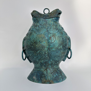 Bronze Zun ancien conteneur de vin artisanal en métal chinois conception de poisson jumeau unique navire entier imite la forme poisson jumeau délicieusement - Product Image 1