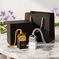 Diffuseur de parfum suspendu pour voiture, flacon vide en verre carré mini 5ml 8ml avec bouchon en bois, pour usine de parfums