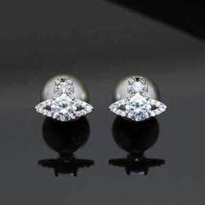 Boucles d'oreilles clous géométriques tendance rétro françaises populaires en argent S925, plaqué or de luxe haut de gamme avec zircon, vente en gros - Product Image 2