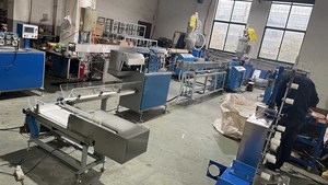 Uno dos tres colores 36,5/1 PP máquina para hacer pajitas 1400 pcs/min máquina de pajitas de jugo hacer pajitas de plástico PP PLA - Product Image 6