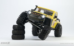 CROSSRC EMO X 4WD RC Rock Crawler à l'échelle 1/8 avec essieux portiques Rhino, boîte de vitesses à 2 rapports, blocage de différentiel, camion professionnel RTR pour hobby - Product Image 6
