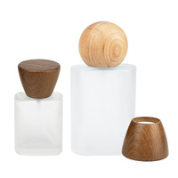 Tapa redonda de madera de Fresno WeWood de Vietnam con tapa de corona de recorte de color para embalaje de botellas de perfume